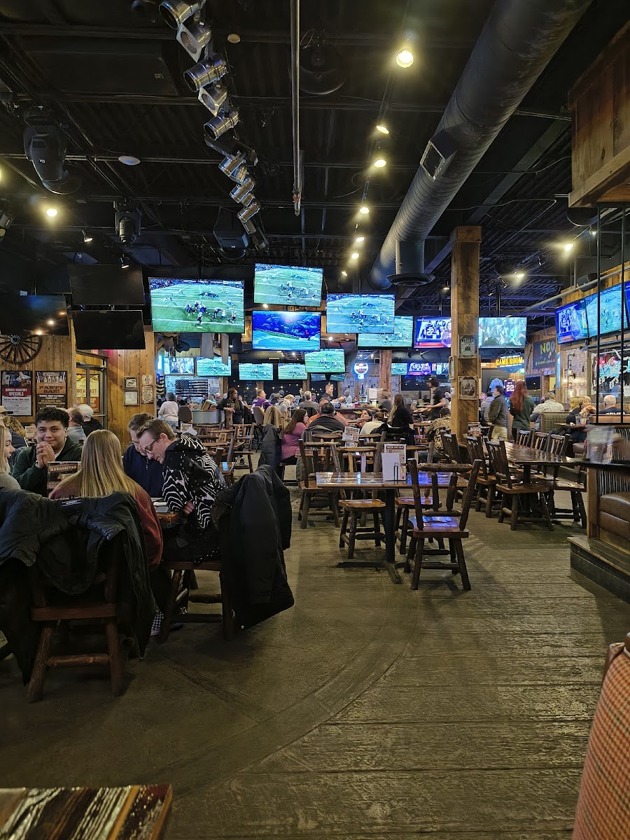 Wild Bill's Sports Saloon - Blaine-2